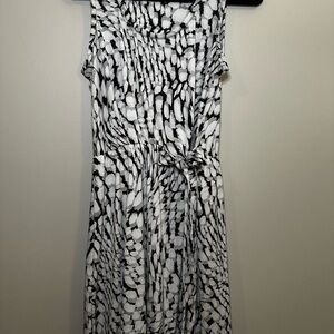 Athleta Black and White Sleeveless Scoop Neck Sundress